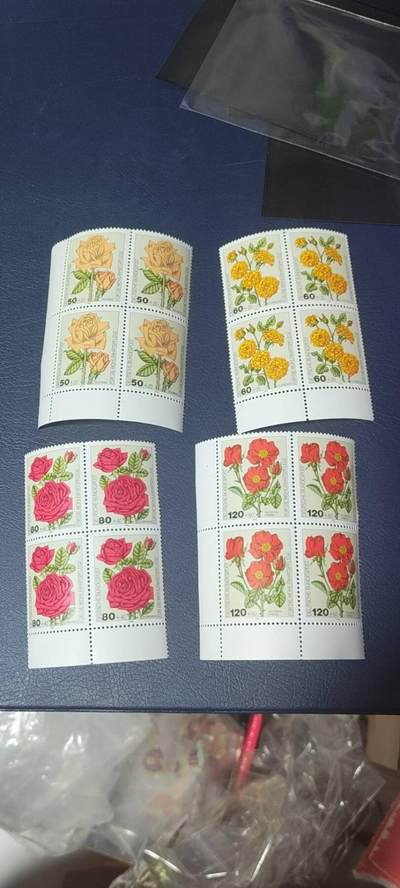 🔥套票🔥德国邮票专场，都是四方联套票 - 德国邮票一套，1982年发行，花园玫瑰  植物花卉4全，品相如图