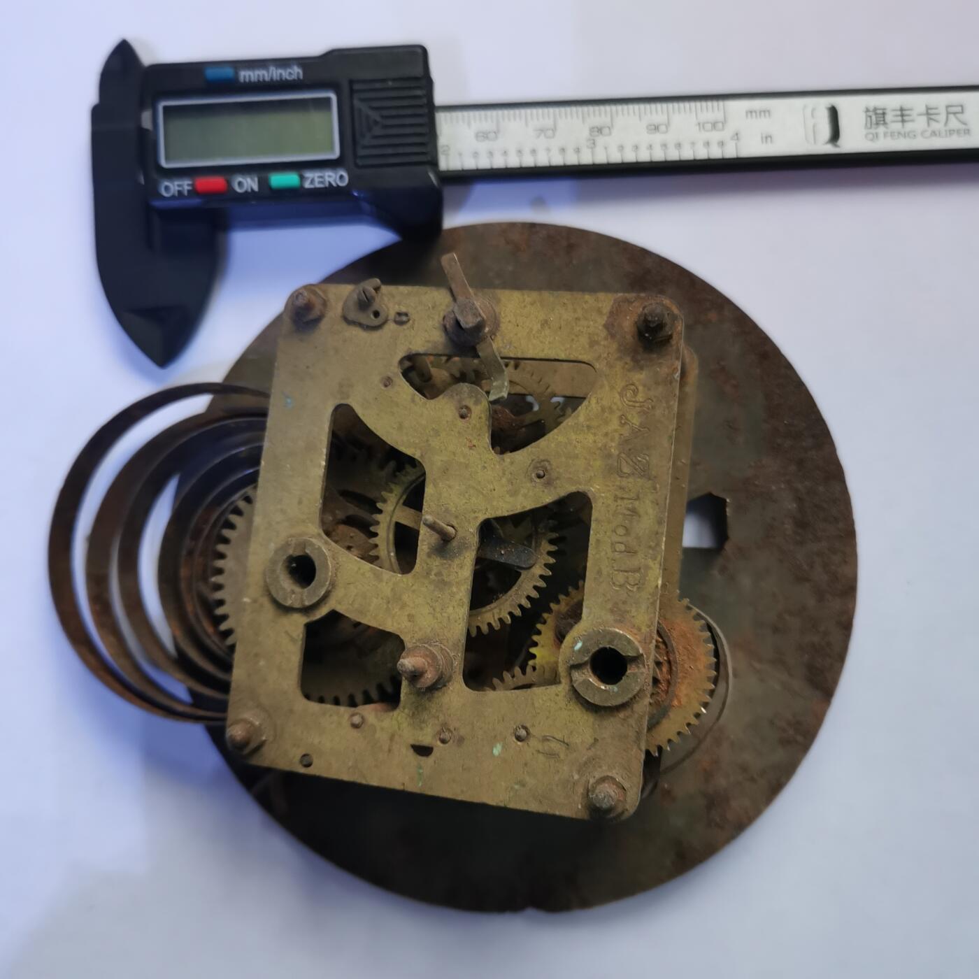 藏珍品阁杂件专场82期 老时钟配件