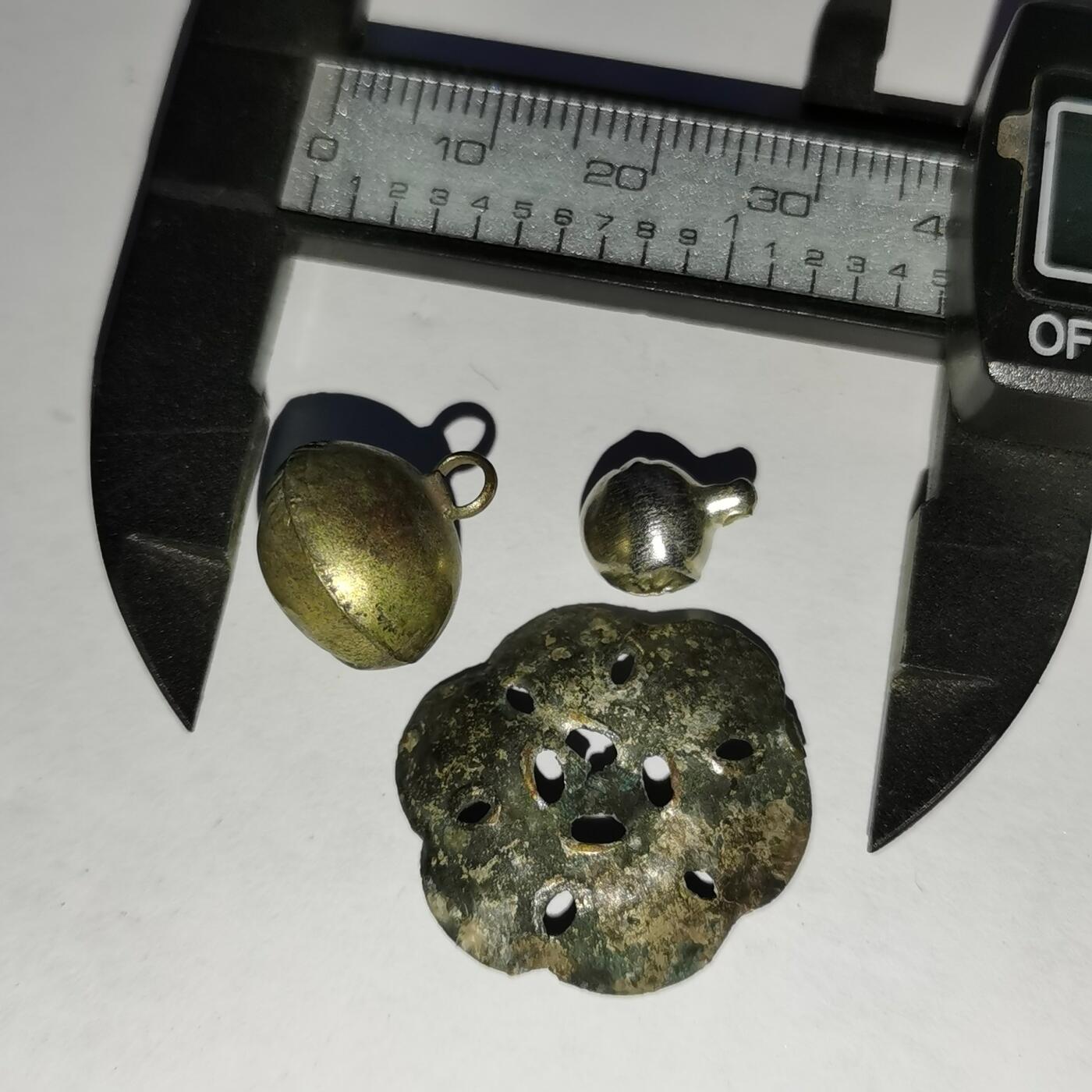 藏珍品阁杂件专场82期 老银配花，铃铛