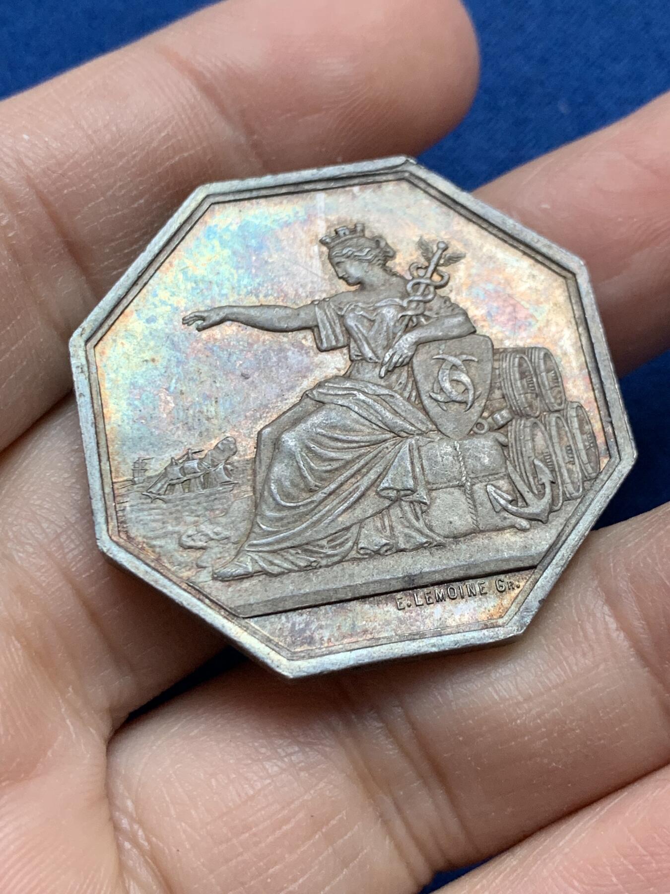 《竞宝斋》第442场 周日，周一，2场连拍 （全场包邮） 1872年法国波尔多联盟海上保险八角银质代币，35.8MM，18.65克，蜜蜂边铭，海事八角图案丰富。