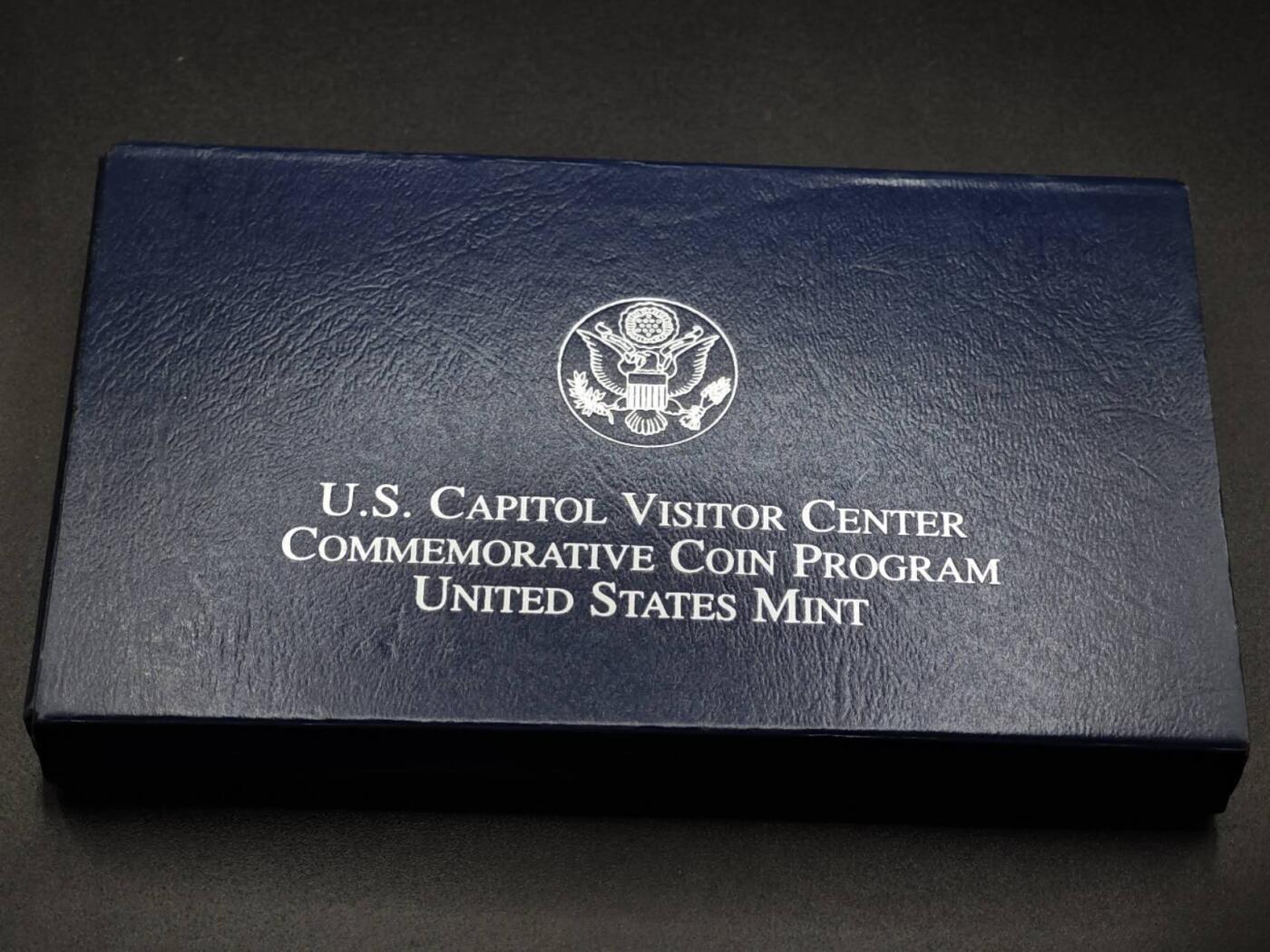 【淘币小摊】实时拍第八百零八拍   银币套币场   满百包邮可预留二周 每周一统一发货   美国2001年首都游览中心一元精制银币原盒原证重26.73克900银 银价275