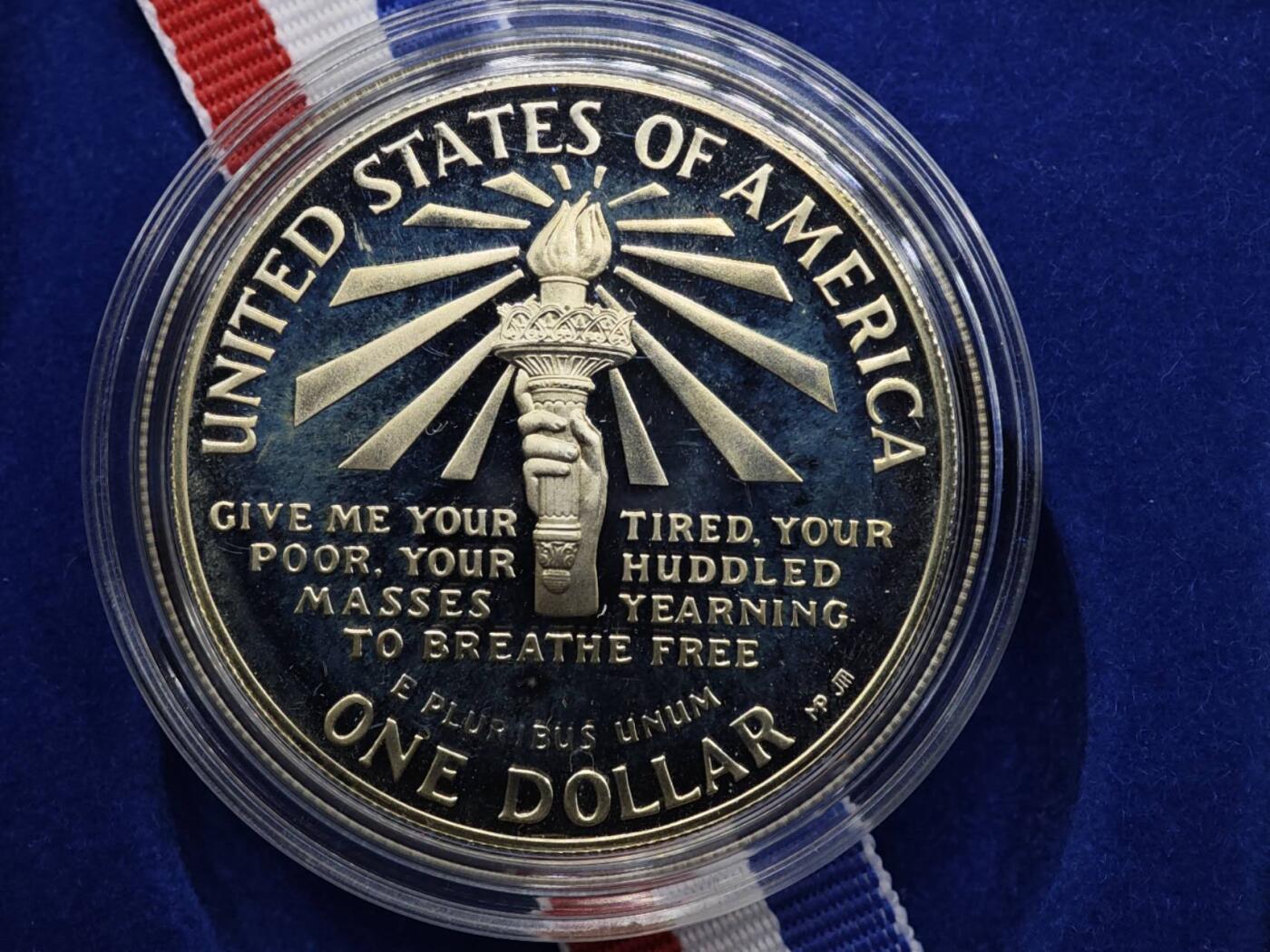 【淘币小摊】实时拍第八百零八拍   银币套币场   满百包邮可预留二周 每周一统一发货   美国1986年自由女神一元精制银币原盒原证重26.73克900银 银价275