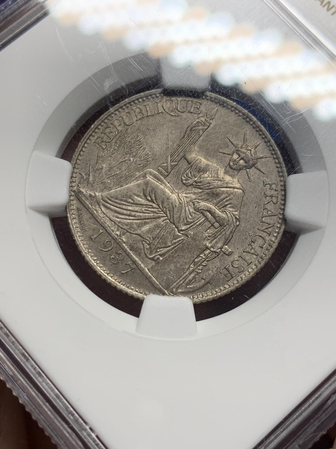 《竞宝斋》第442场 周日，周一，2场连拍 （全场包邮） NGC UNC 1937年法属印支20C坐洋银币，品相好。