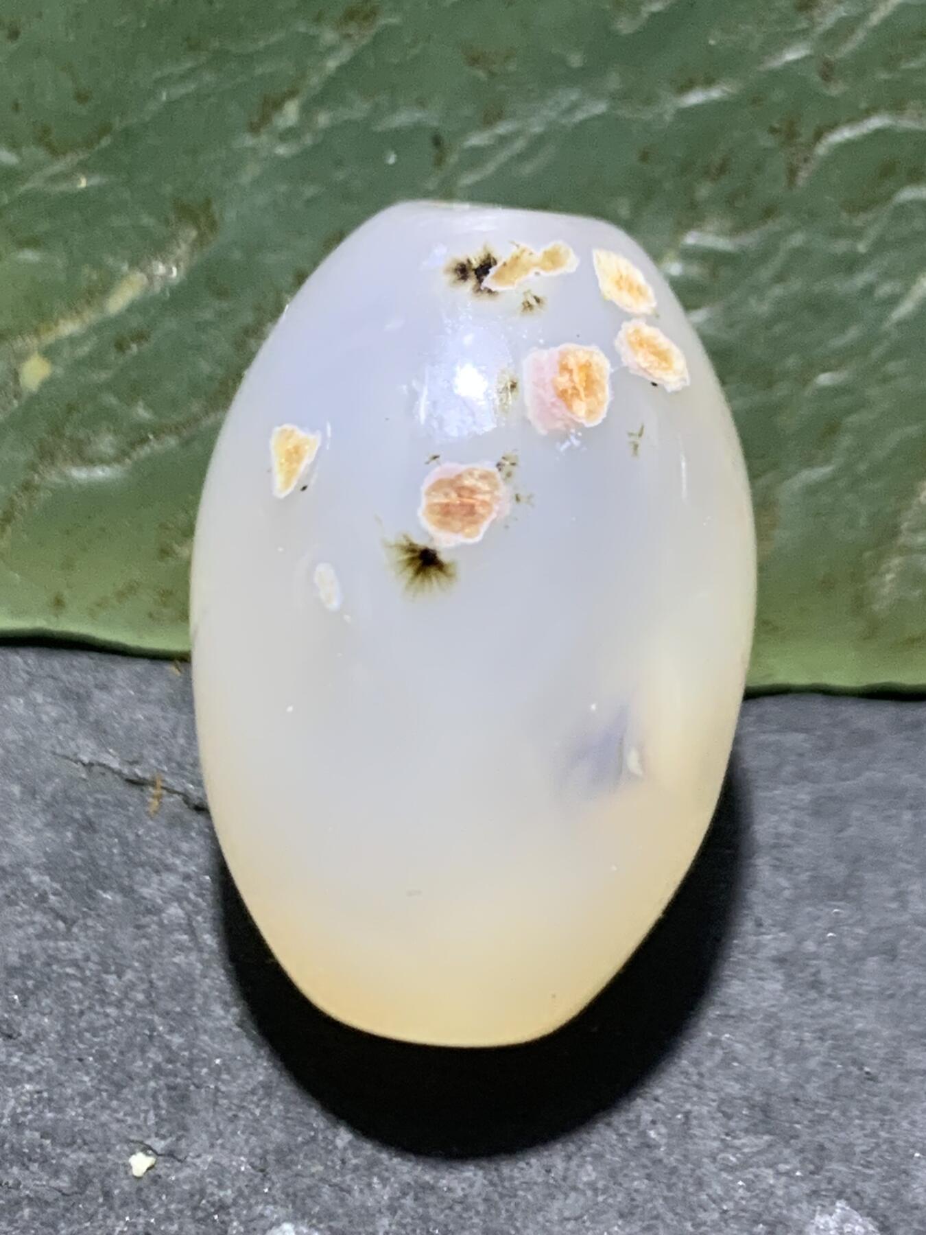 原皮海洋玉髓通货桶珠一颗，