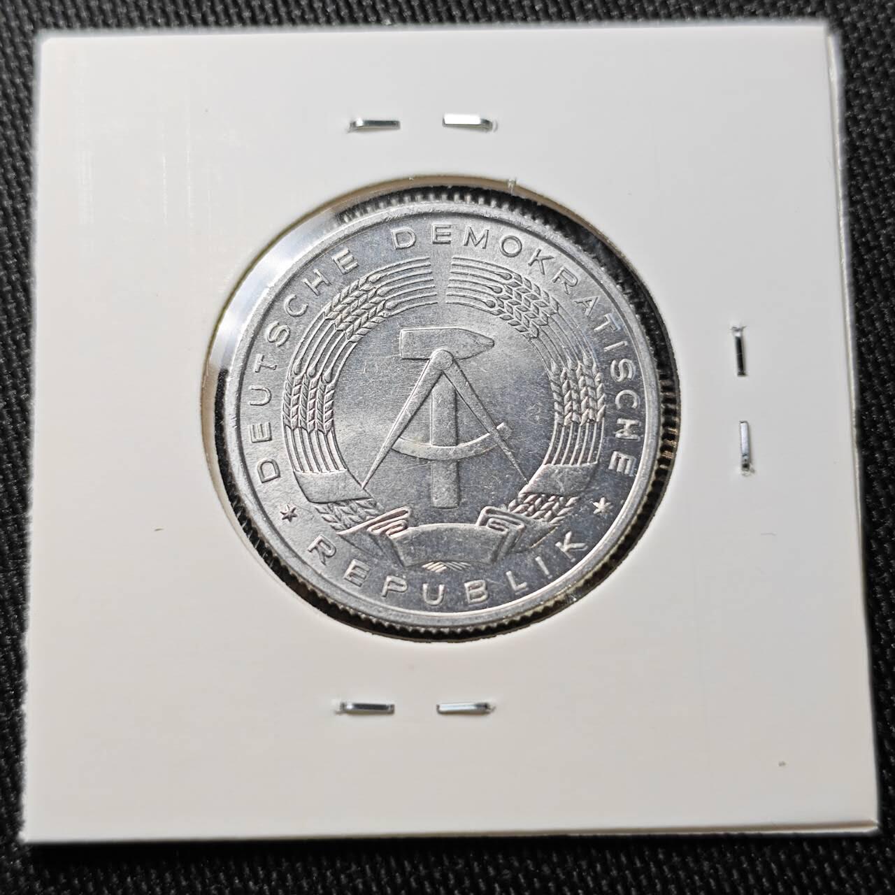 KK钱币收藏小铺 （套币 好品/批量散币 银币）专场  2月预留时间 周末发货  1957东德2马克 好品 早年份