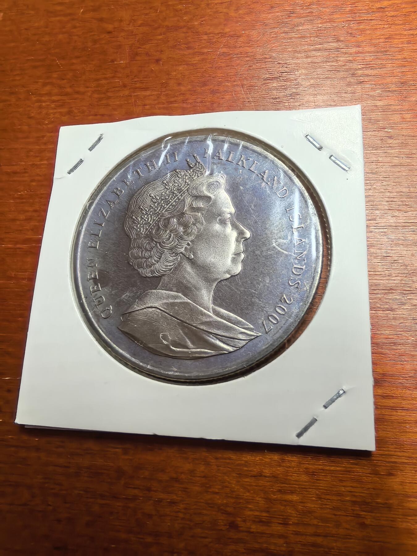 长老汇蛇年精选第七十七场拍卖 2007福克兰群岛（阿根廷的马尔维纳斯群岛）解放25周年1克朗铜镍币，背面不列颠女神