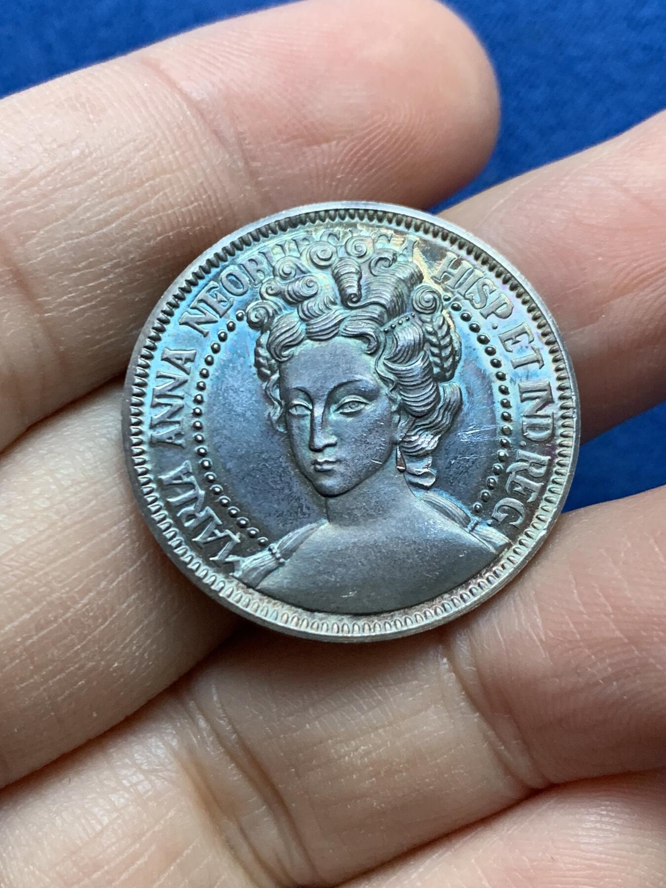 《竞宝斋》第442场 周日，周一，2场连拍 （全场包邮） 西班牙银章 玛丽亚安娜王后卡洛斯二世的第二任妻子 来自普法尔茨﹣诺伊堡 7.12克 27mm 包浆漂亮