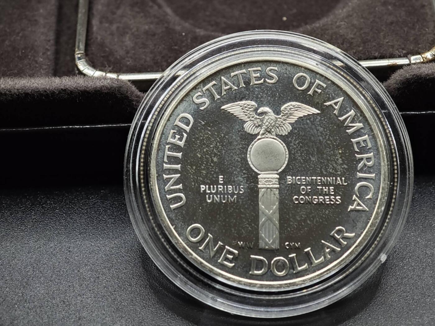 【淘币小摊】实时拍第八百零八拍   银币套币场   满百包邮可预留二周 每周一统一发货   美国1989年宪法一元精制银币原盒原证重26.73克900银 银价275