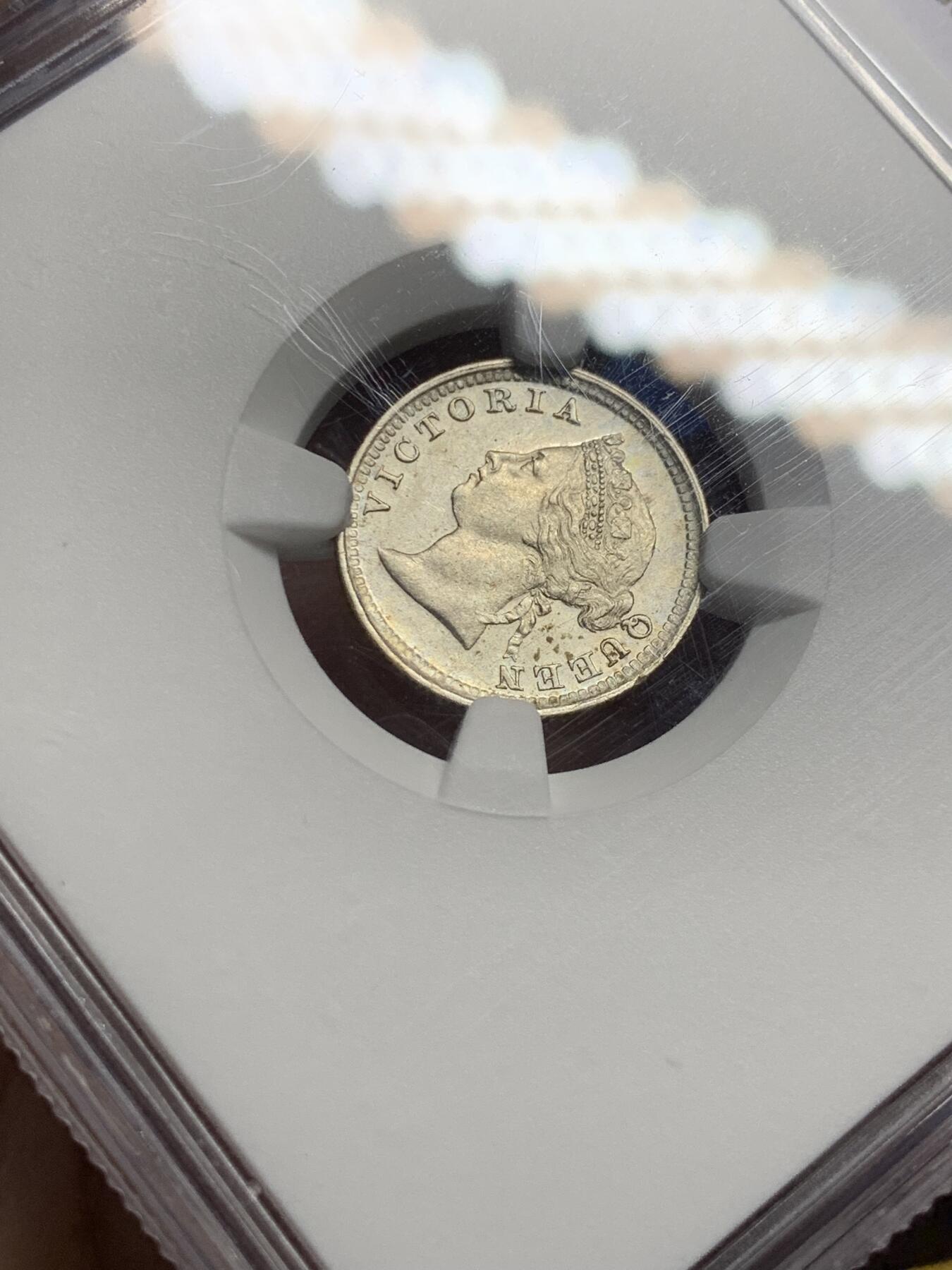 《竞宝斋》第442场 周日，周一，2场连拍 （全场包邮） NGC UNCD 香港1883年维多利亚女王五仙银币 少见年份 原光