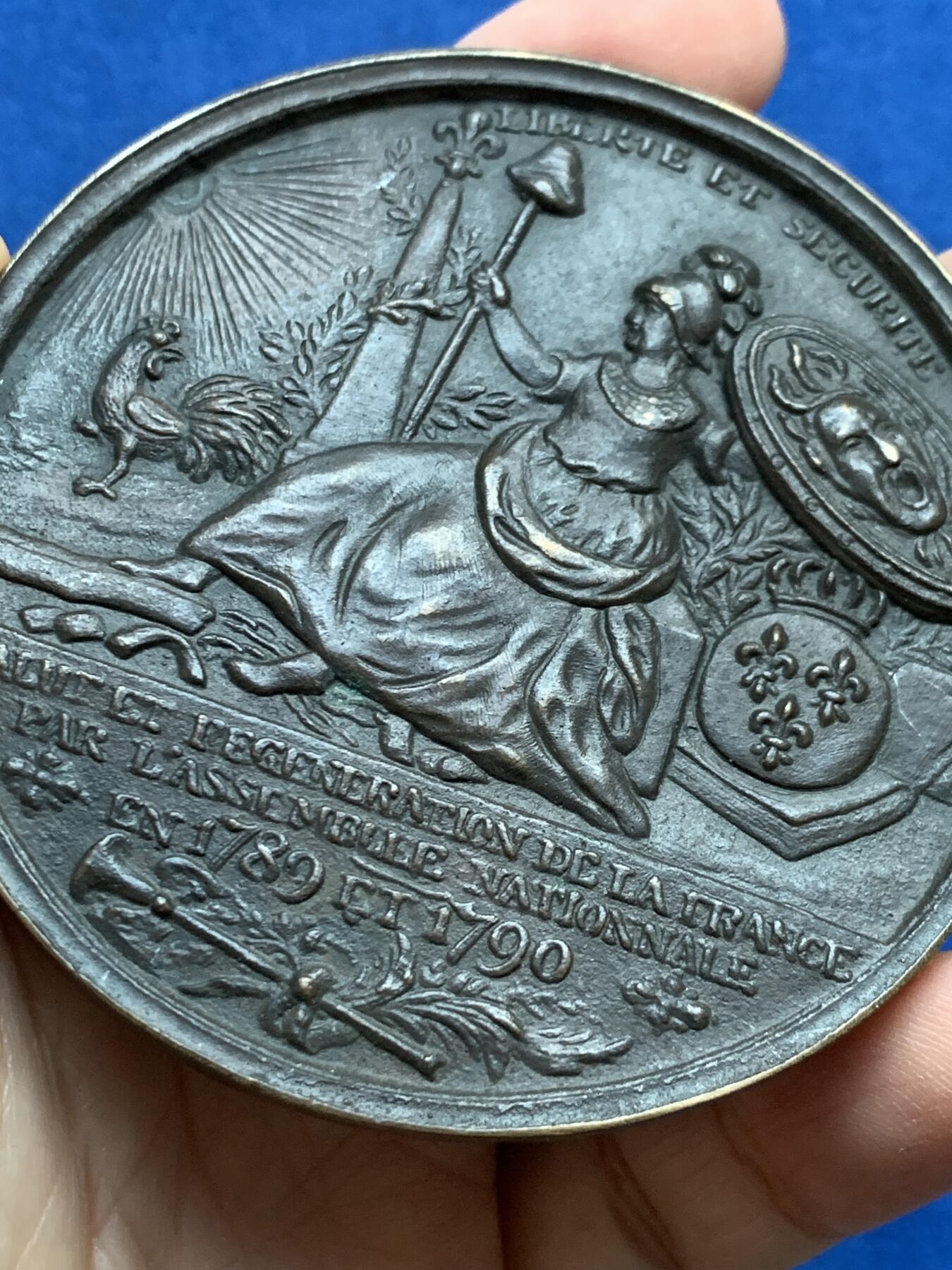 《竞宝斋》第442场 周日，周一，2场连拍 （全场包邮） 1790年法国大革命纪念章 NGC给了表面改变评级 极少见品种 102.6克 73mm 细节见图