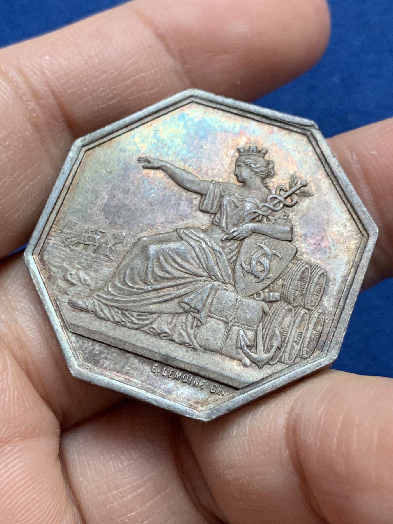 《竞宝斋》第442场 周日，周一，2场连拍 （全场包邮） 1872年法国波尔多联盟海上保险八角银质代币，35.8MM，18.65克，蜜蜂边铭，海事八角图案丰富。