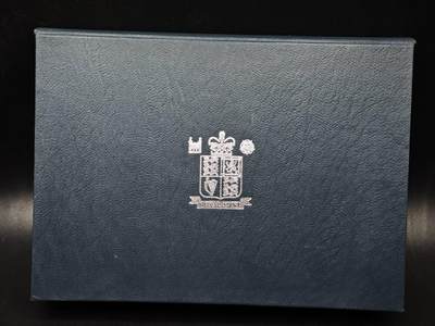 【淘币小摊】实时拍第八百零八拍   银币套币场   满百包邮可预留二周 每周一统一发货   - 英国1998年精制套币原盒原证