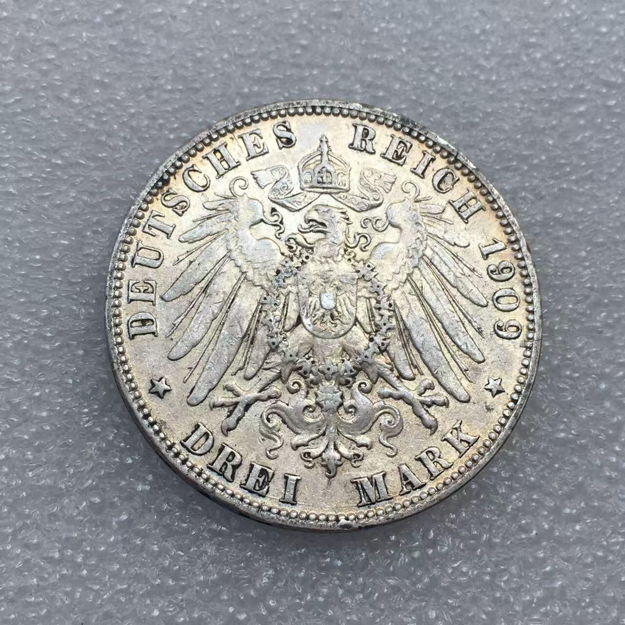 世界钱币专场拍卖 每周二开拍