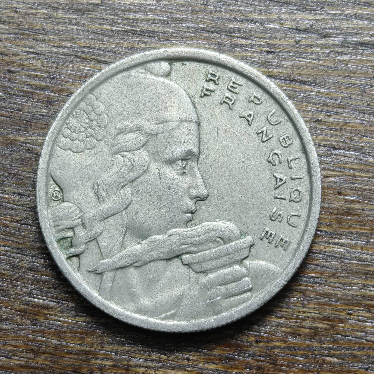 【铜匠收藏】★第132场★散币场，无佣金，30包邮。不满30元，支付5元运费。《接受代拍 代送NGC评级》 1954年 法国 100法郎