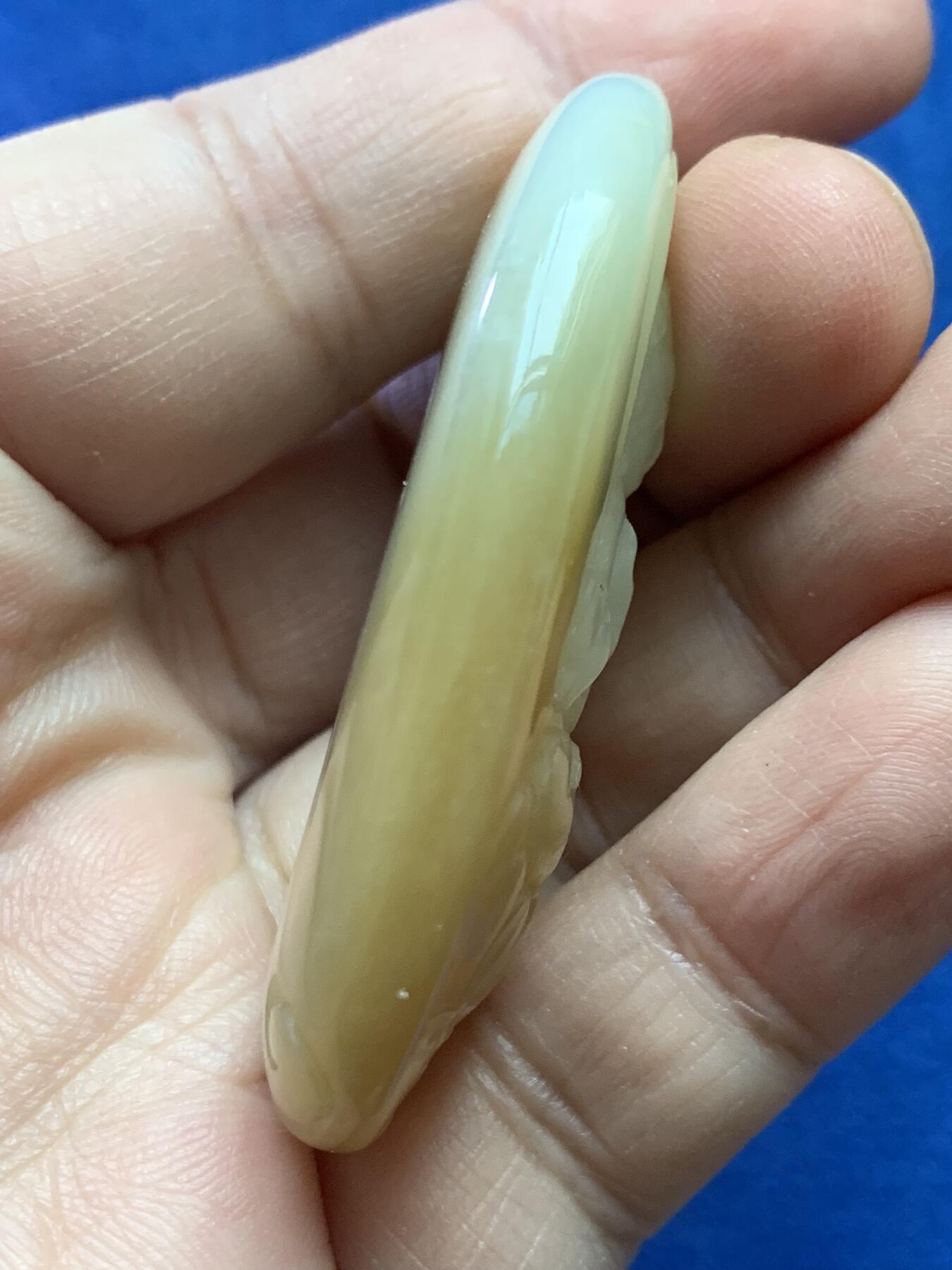 《竞宝斋》第442场 周日，周一，2场连拍 （全场包邮） 新疆玉质糖白观音吊坠，56.5MM*34.3MM，41克