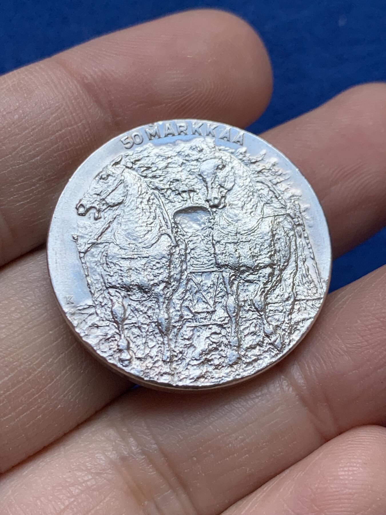 《竞宝斋》第442场 周日，周一，2场连拍 （全场包邮） 芬兰1981年凯科宁总统诞辰80周年50马克银币