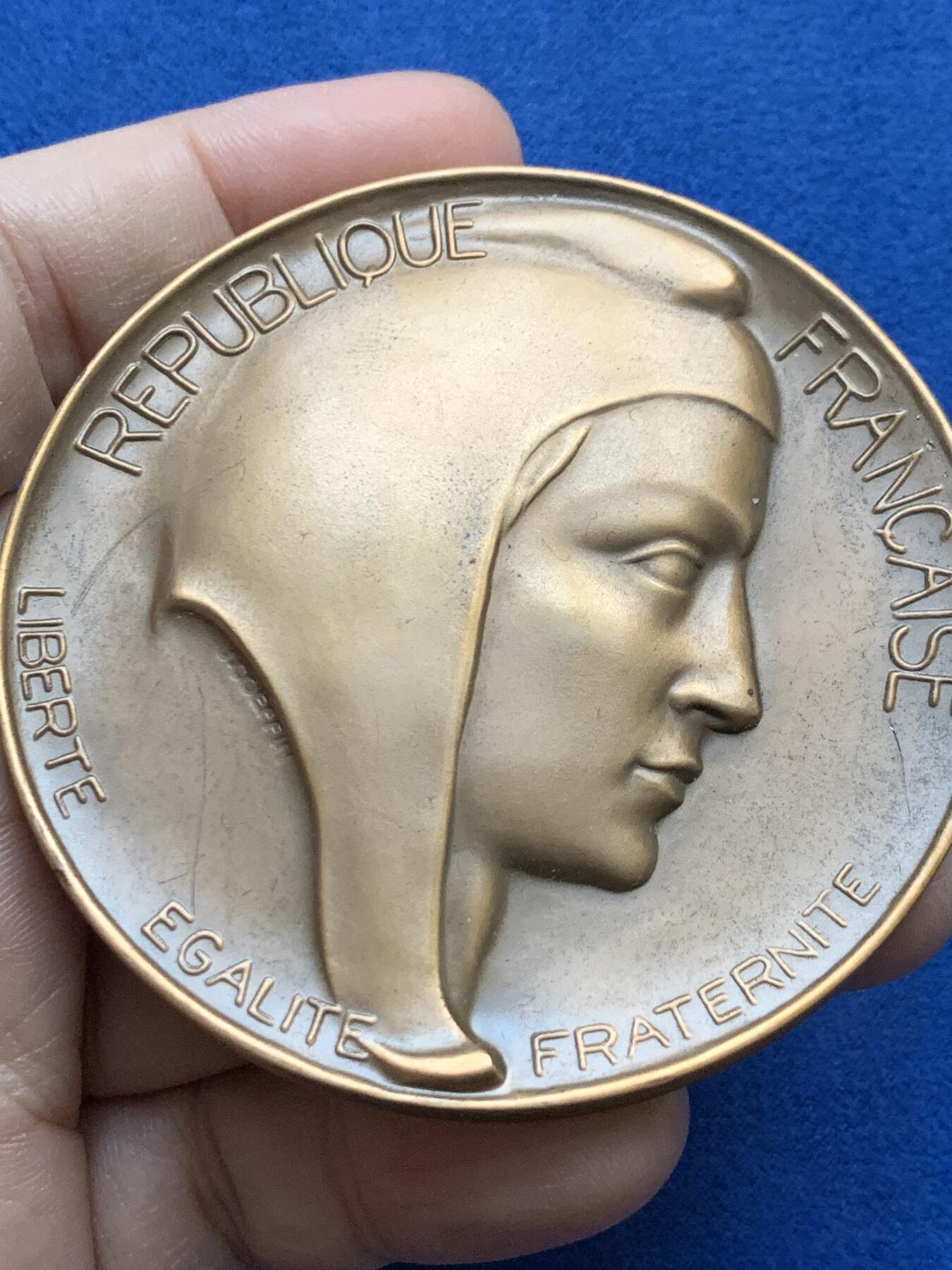 《竞宝斋》第442场 周日，周一，2场连拍 （全场包邮） 法国议会颁发纪念铜章 129.6克 67.5mm 丰饶角铜标