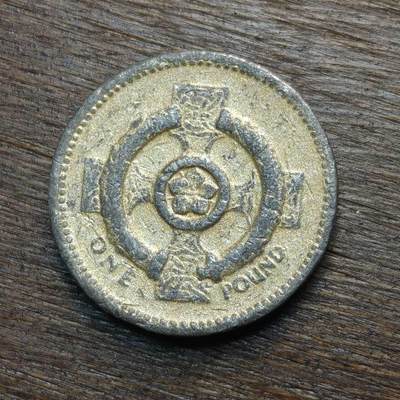 【铜匠收藏】★第133场★散币场，无佣金，30包邮。不满30元，支付5元运费。《接受代拍 代送NGC评级》 - 英国 1992年 1镑 北爱尔兰凯尔特十字架女王