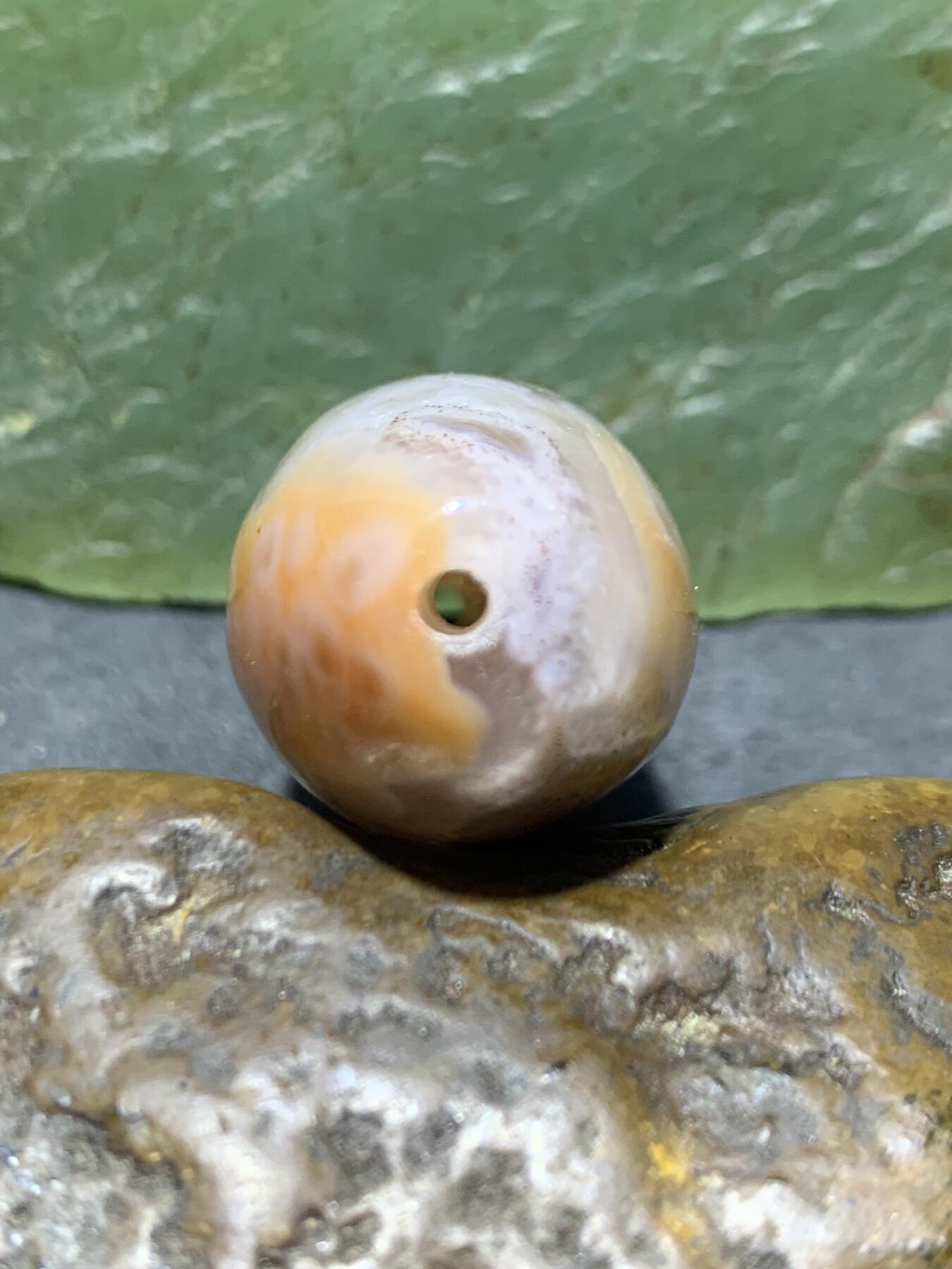 精美冻料冰飘糖心料战国红玛瑙随形桶珠一颗