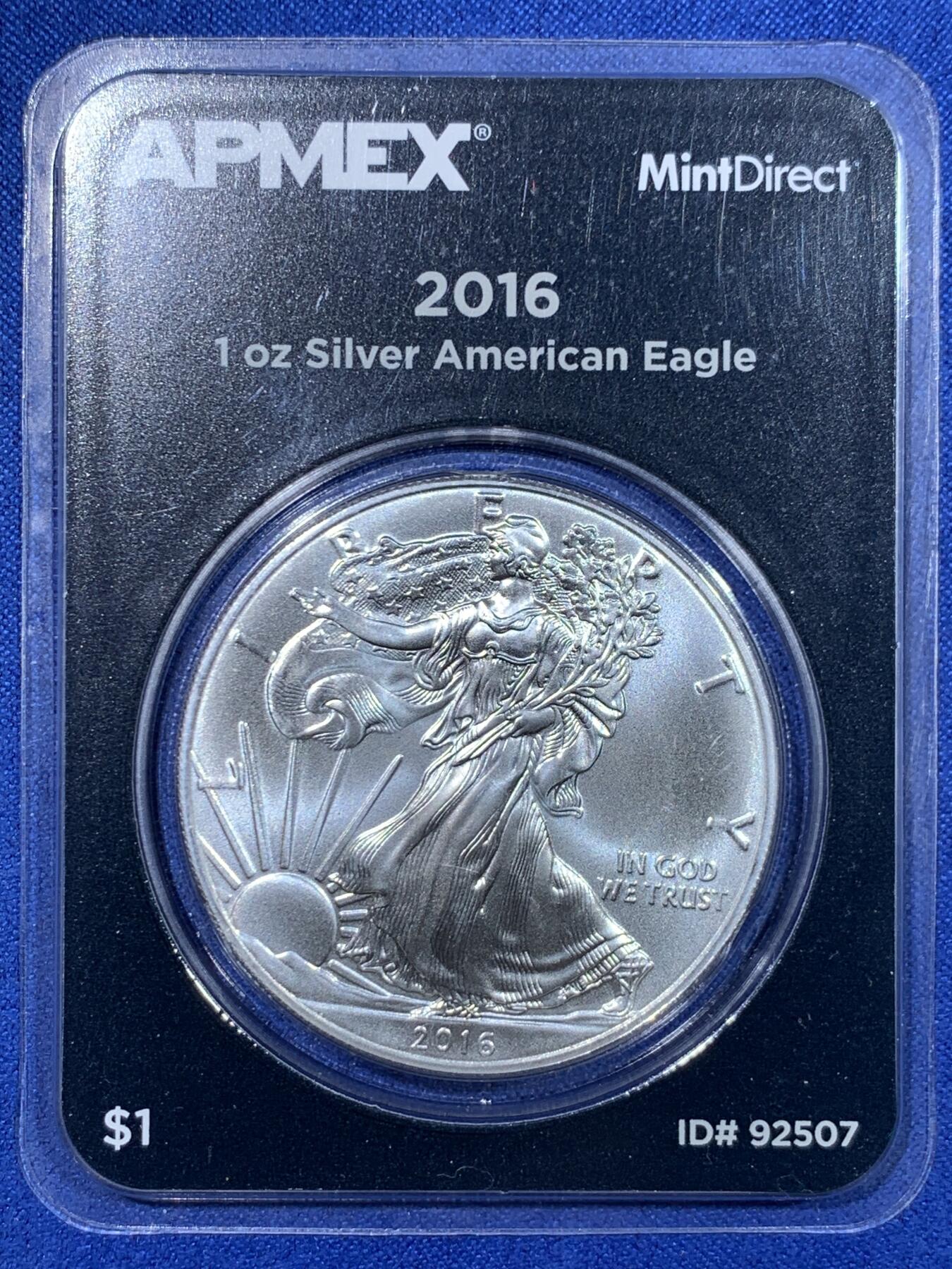 《竞宝斋》第442场 周日，周一，2场连拍 （全场包邮） 美国 2016年 行走女神银币 1盎司 999银 经销商塑封小卡