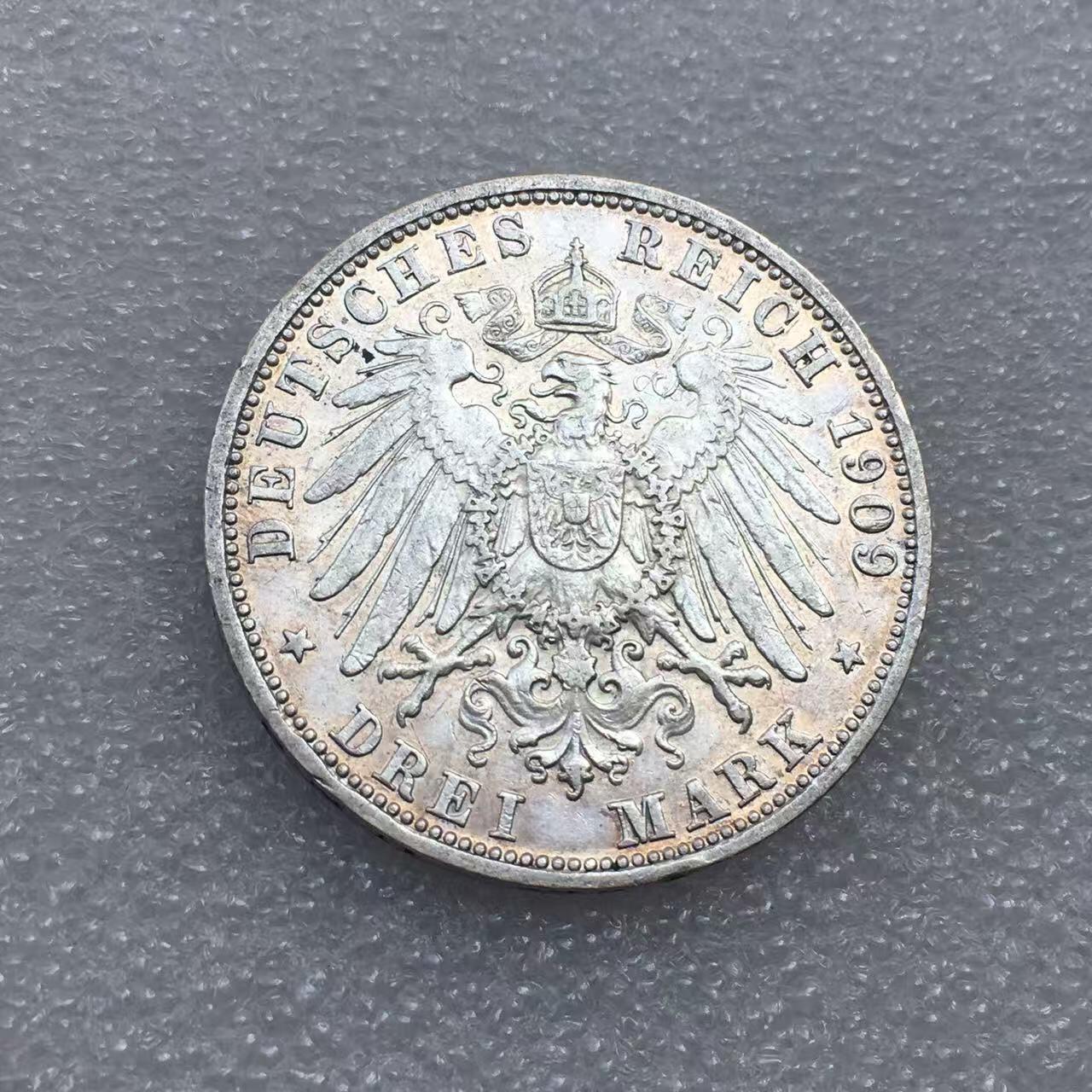 世界钱币专场拍卖 每周二开拍