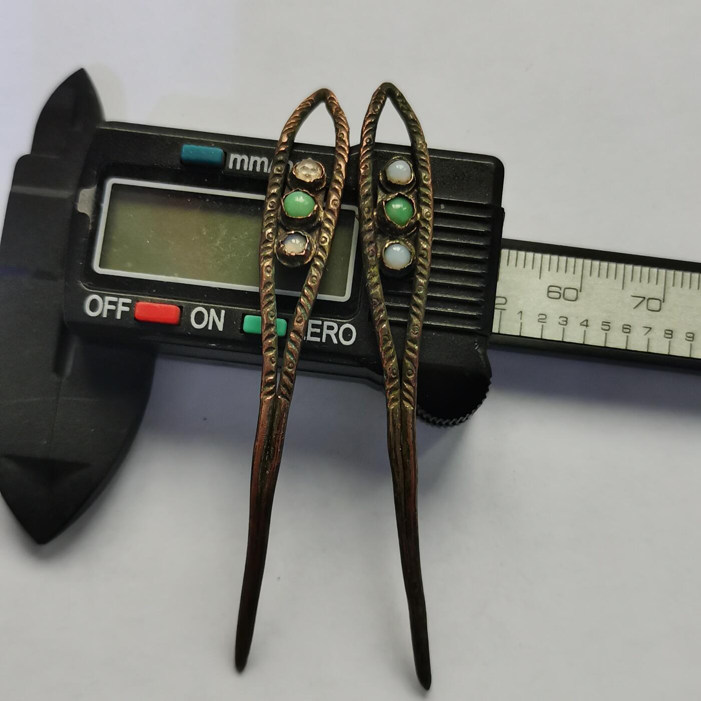 藏珍品阁杂件专场82期 清代铜鎏金镶宝石发簪一对