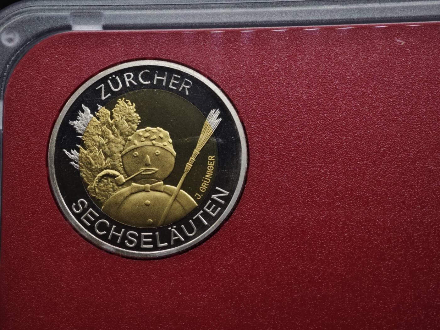 【淘币小摊】实时拍第八百零八拍   银币套币场   满百包邮可预留二周 每周一统一发货   瑞士2001年雪人套币