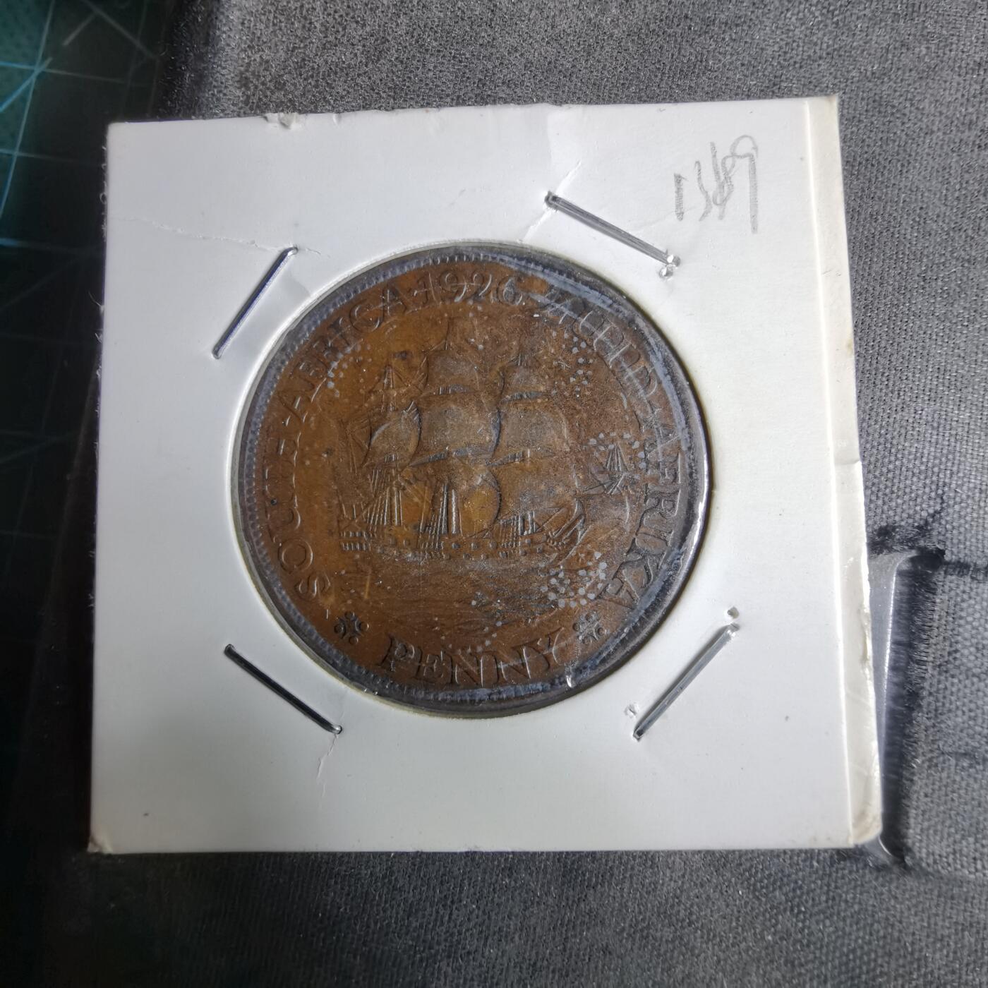 沼泽如烟--第913场 英属南非1926年1便士 字母版