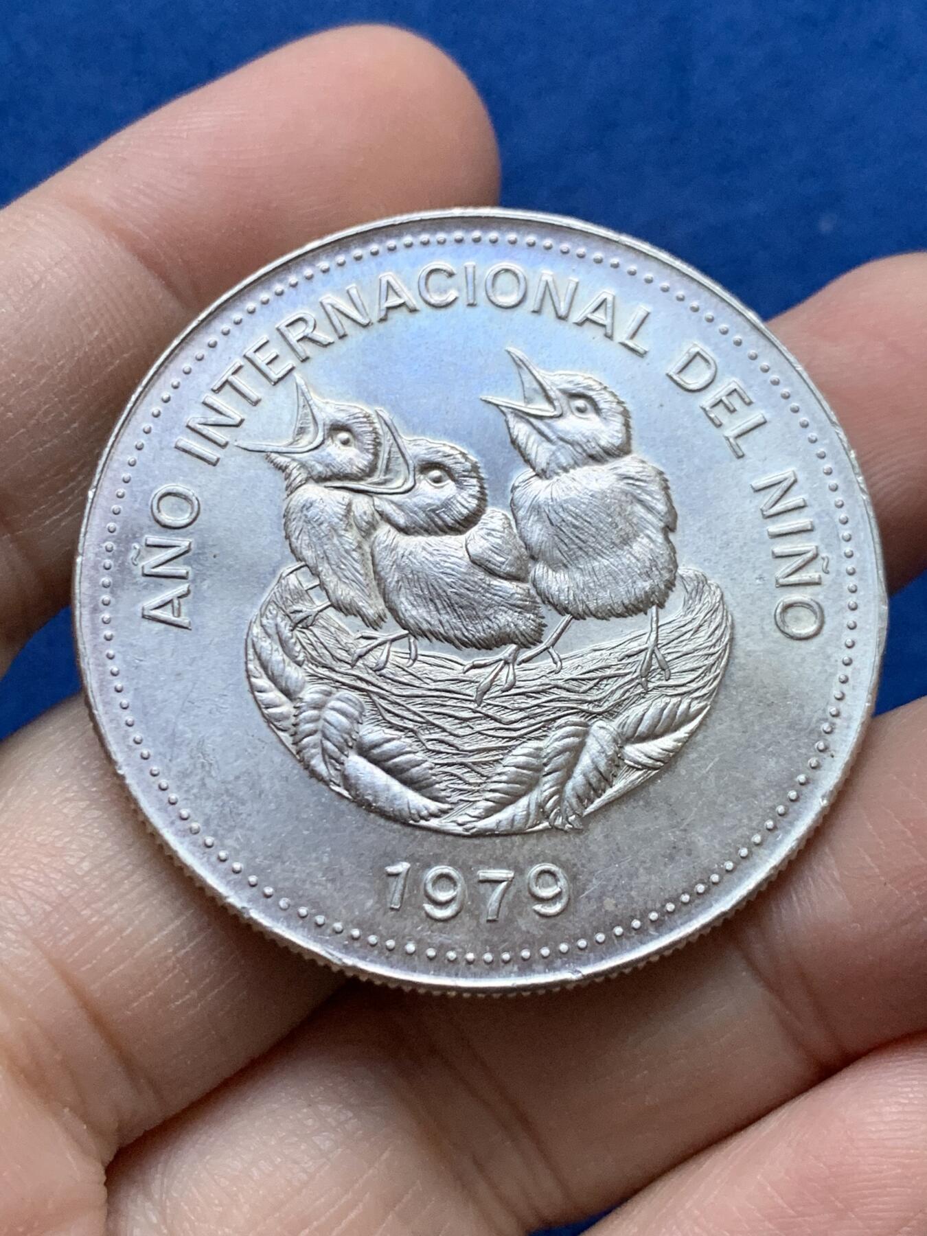 《竞宝斋》第442场 周日，周一，2场连拍 （全场包邮） 1979年哥斯达黎加联合国儿童基金会国际儿童年100科朗大银币 少见品种，发行量仅9500枚，重35克，925银