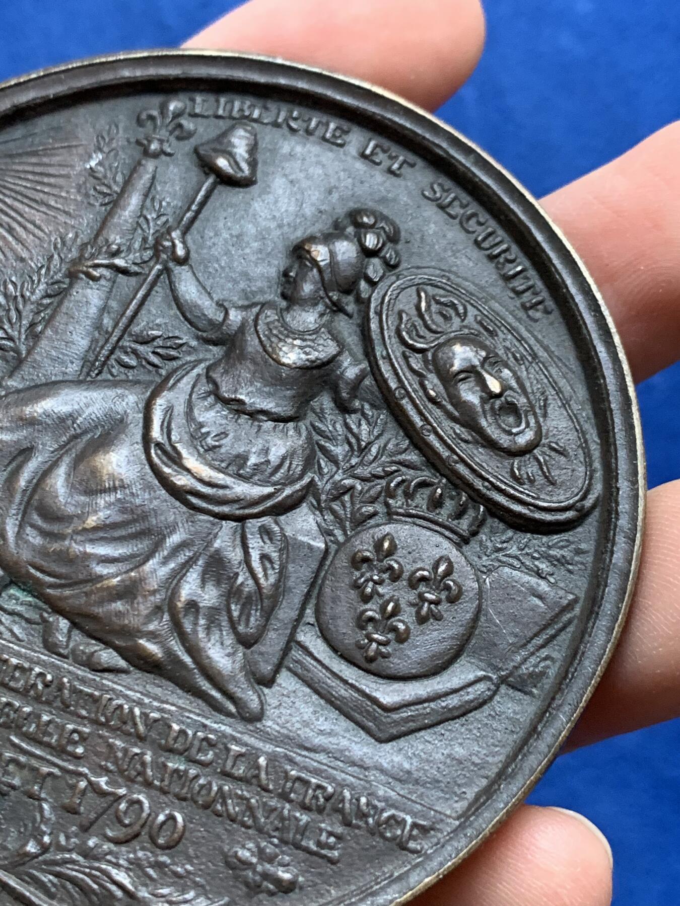 《竞宝斋》第442场 周日，周一，2场连拍 （全场包邮） 1790年法国大革命纪念章 NGC给了表面改变评级 极少见品种 102.6克 73mm 细节见图