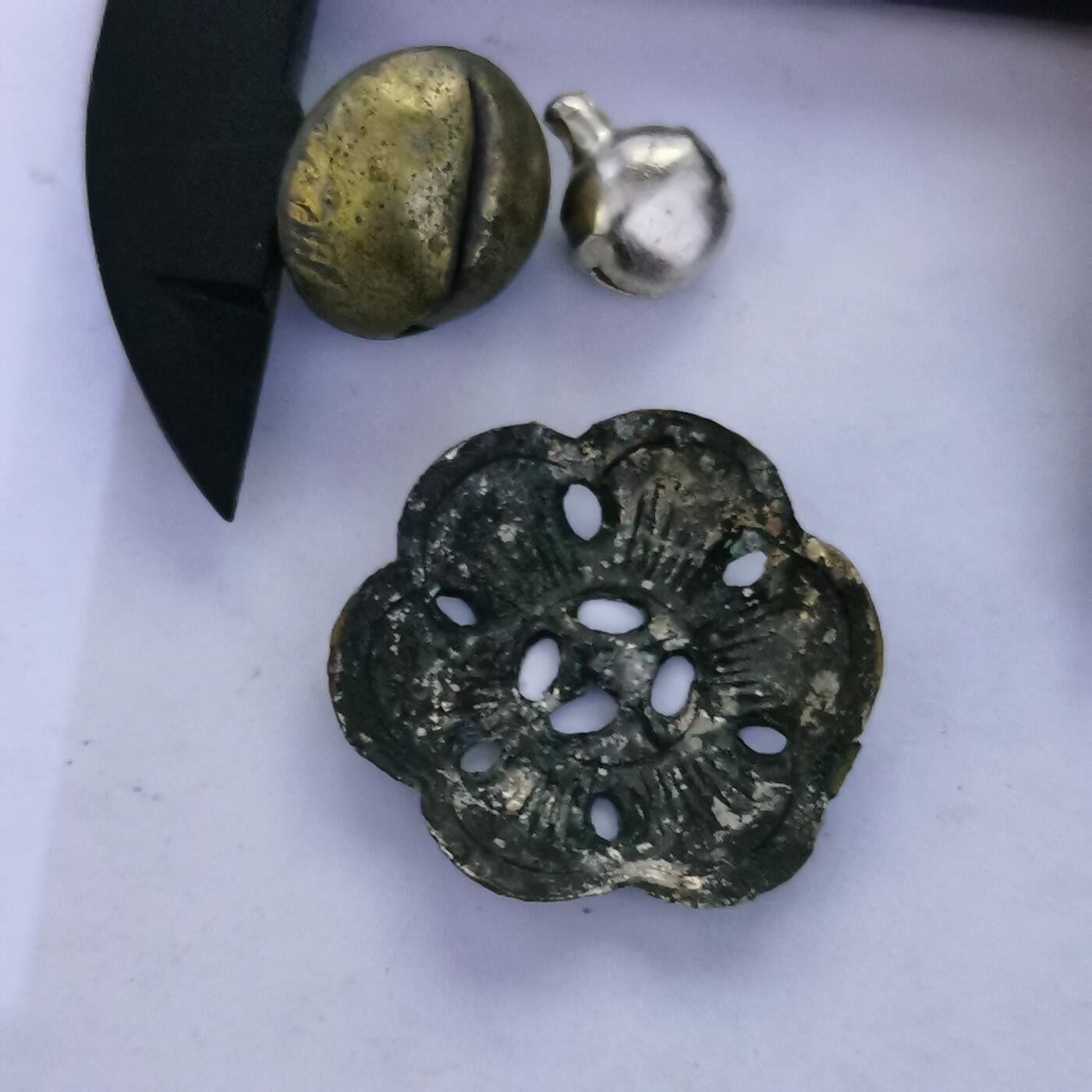 藏珍品阁杂件专场82期 老银配花，铃铛