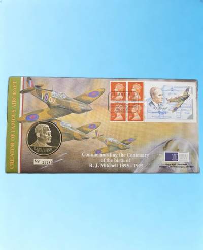 盛世勋华——号角文化勋章邮票专场拍卖第289期 - 英国1995年“米切尔（喷火战斗机总设计师）诞辰百年”纪念币封，币面为米切尔头像，由英国皇家铸币厂（Royal Mint）铸造； 邮票包含英国女王头像的1便士邮票，及一枚印有米切尔肖像与喷火式战斗机设计图的纪念邮票，编号NO 29980，限量发行，米切尔是英国航空工程师，核心作品为喷火式战斗机，该机型以椭圆机翼+梅林发动机实现高机动性，是二战不列颠空战的核心战机，是航空史经典设计之一。