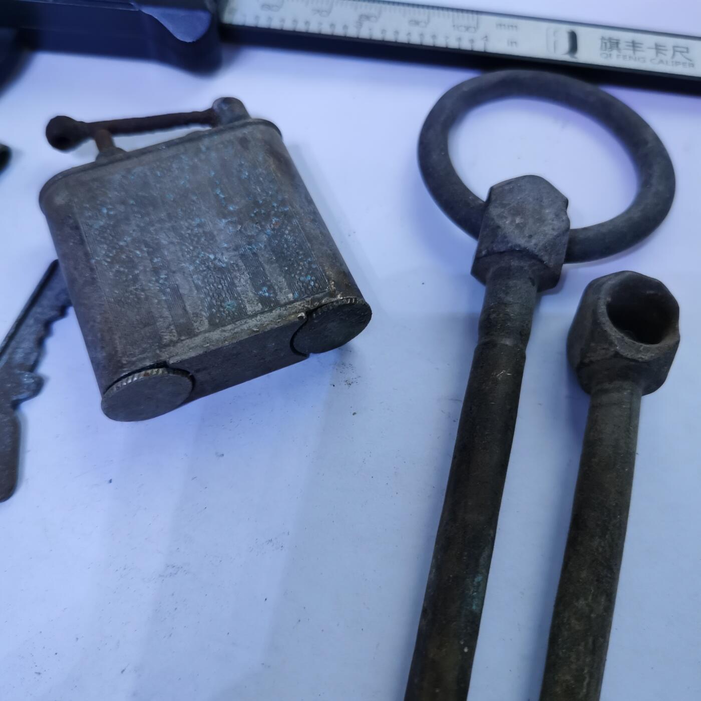 藏珍品阁杂件专场82期 老铜杂件