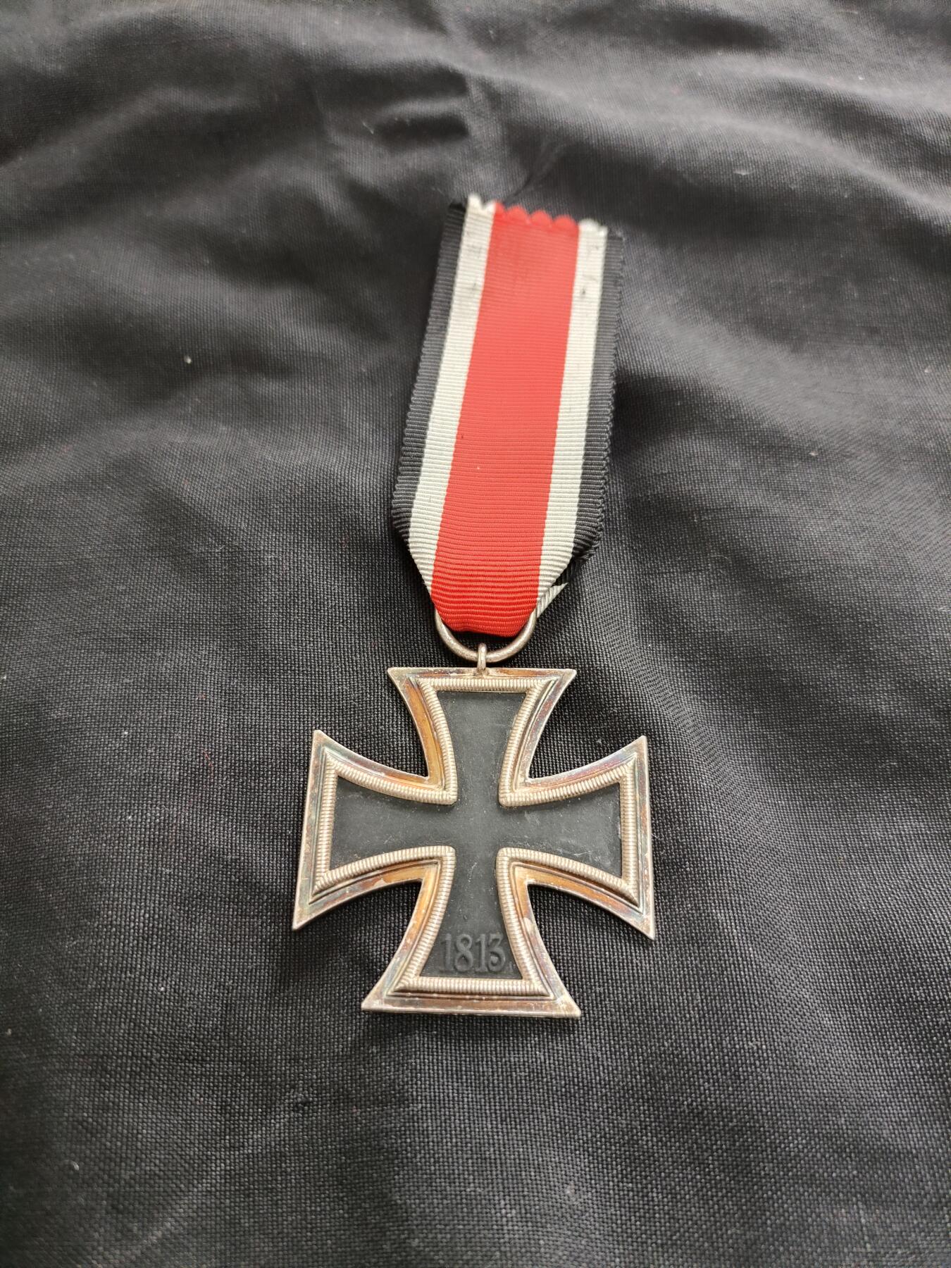 时顺第二十六拍 铭记历史，珍爱和平 德国特殊时期二级铁十字奖章，环打65标，边框五彩氧化，十分漂亮