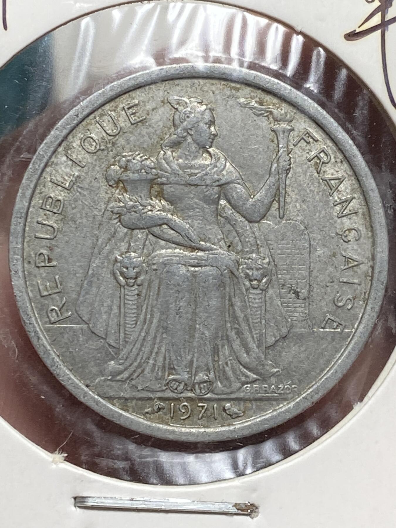 2025年第一百三十二场(总第一百五十八场）外国好品纸夹散币场(免佣金) 稀有品种–法属新喀里多尼亚🇳🇨1971单年份2法郎(第二套流通硬币，Owl–猫头鹰标)