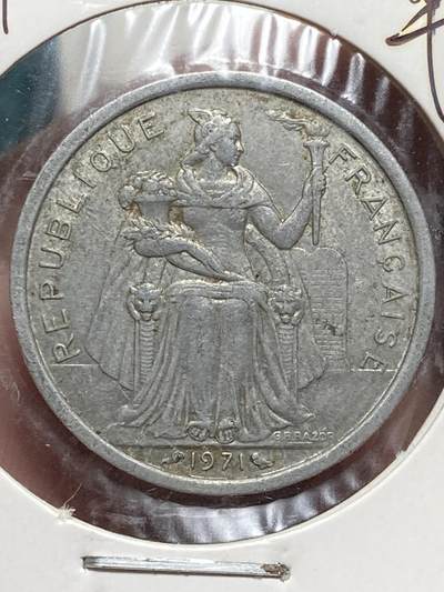 2025年第一百三十二场(总第一百五十八场）外国好品纸夹散币场(免佣金) - 稀有品种–法属新喀里多尼亚🇳🇨1971单年份2法郎(第二套流通硬币，Owl–猫头鹰标)