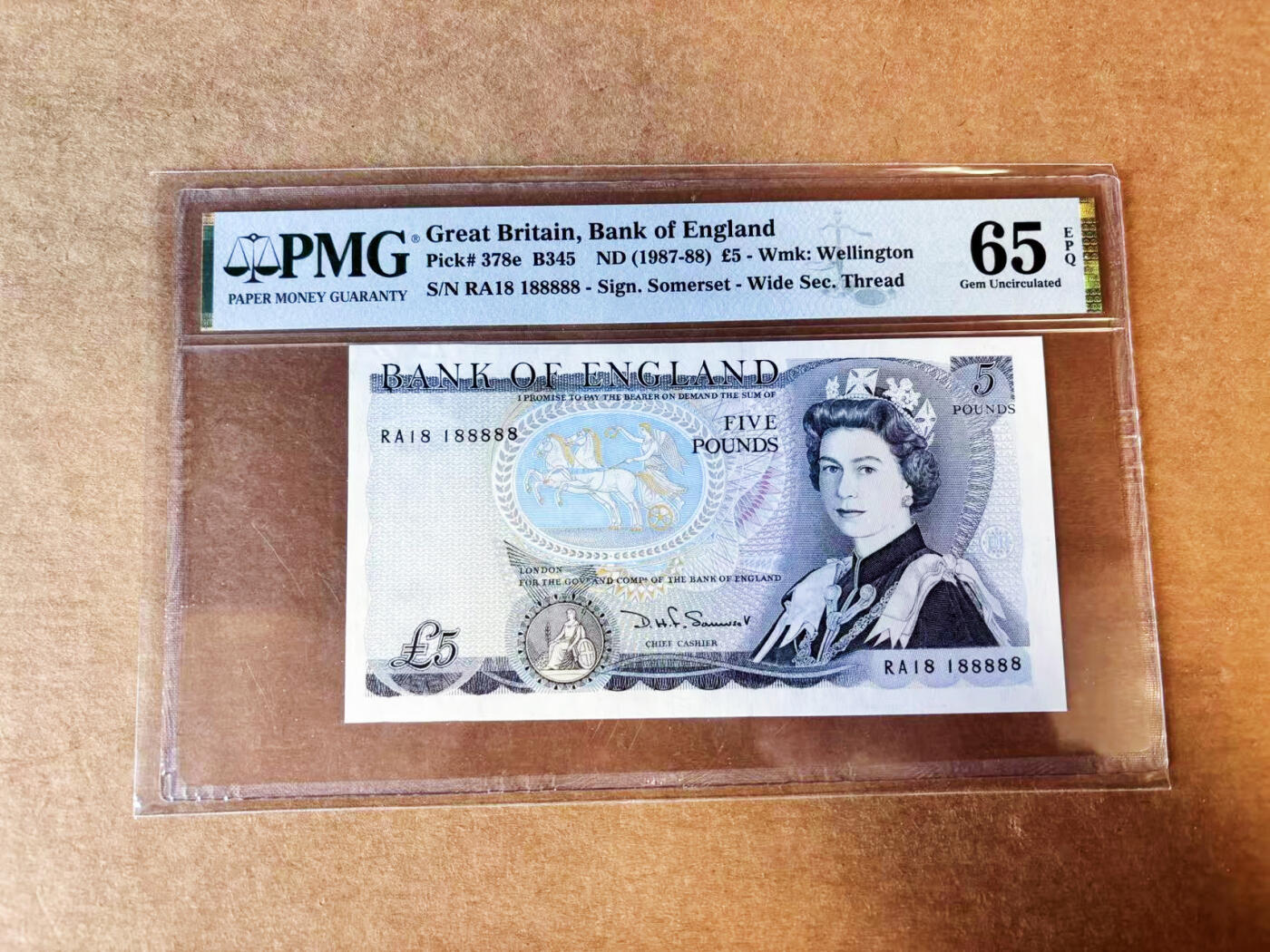 【Blue Auction】世界纸币精拍第755期——18级TOP拍卖/信誉/品质/专业/高效💫 【倒置号 近全同8 老虎8】英国 D序列 1987-88年5镑 PMG65EPQ 