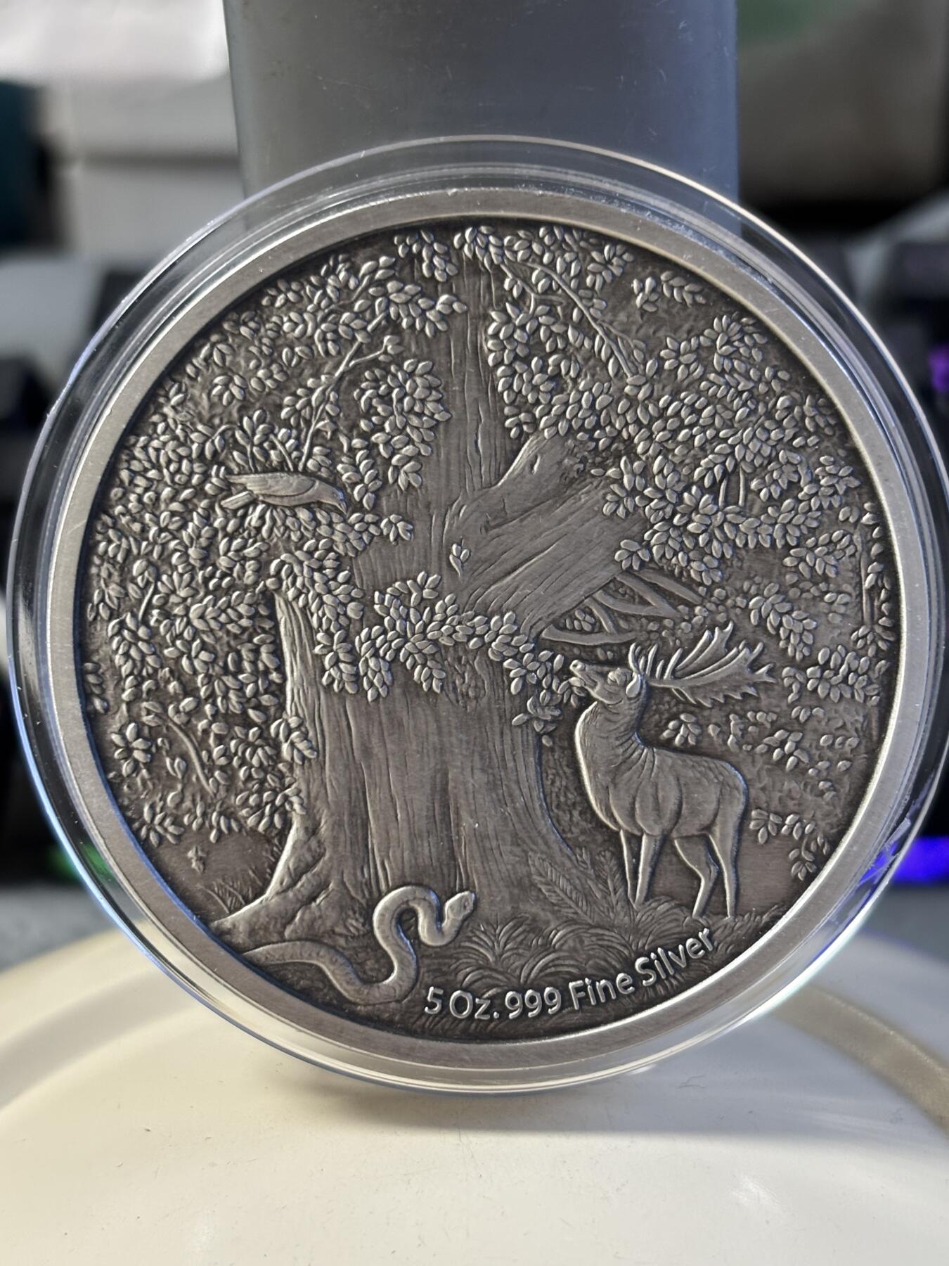 第183期拍卖 北欧神话生物5盎司纪念银章带盒证书，直径63毫米，999银