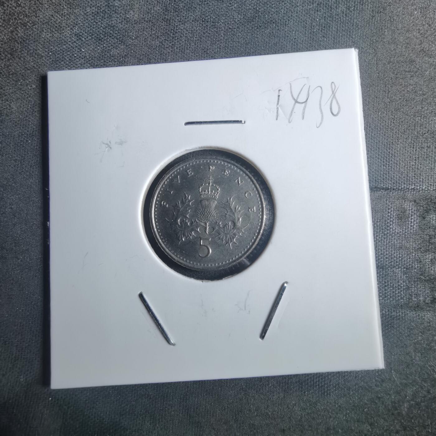 沼泽如烟--第914场 英国2000年5便士