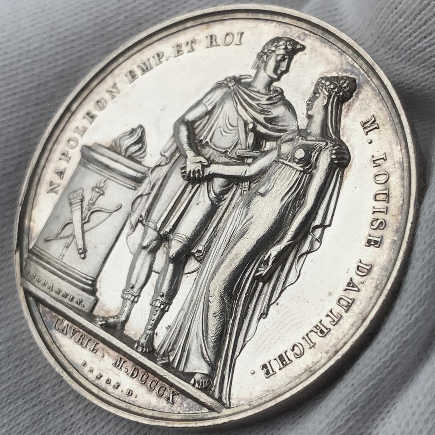 掌中浮雕-藏着的欧洲第043场 1810年拿破仑和玛丽亚·路易丝在巴黎卢浮宫举行婚礼原铸银章，41mm，原铸银章