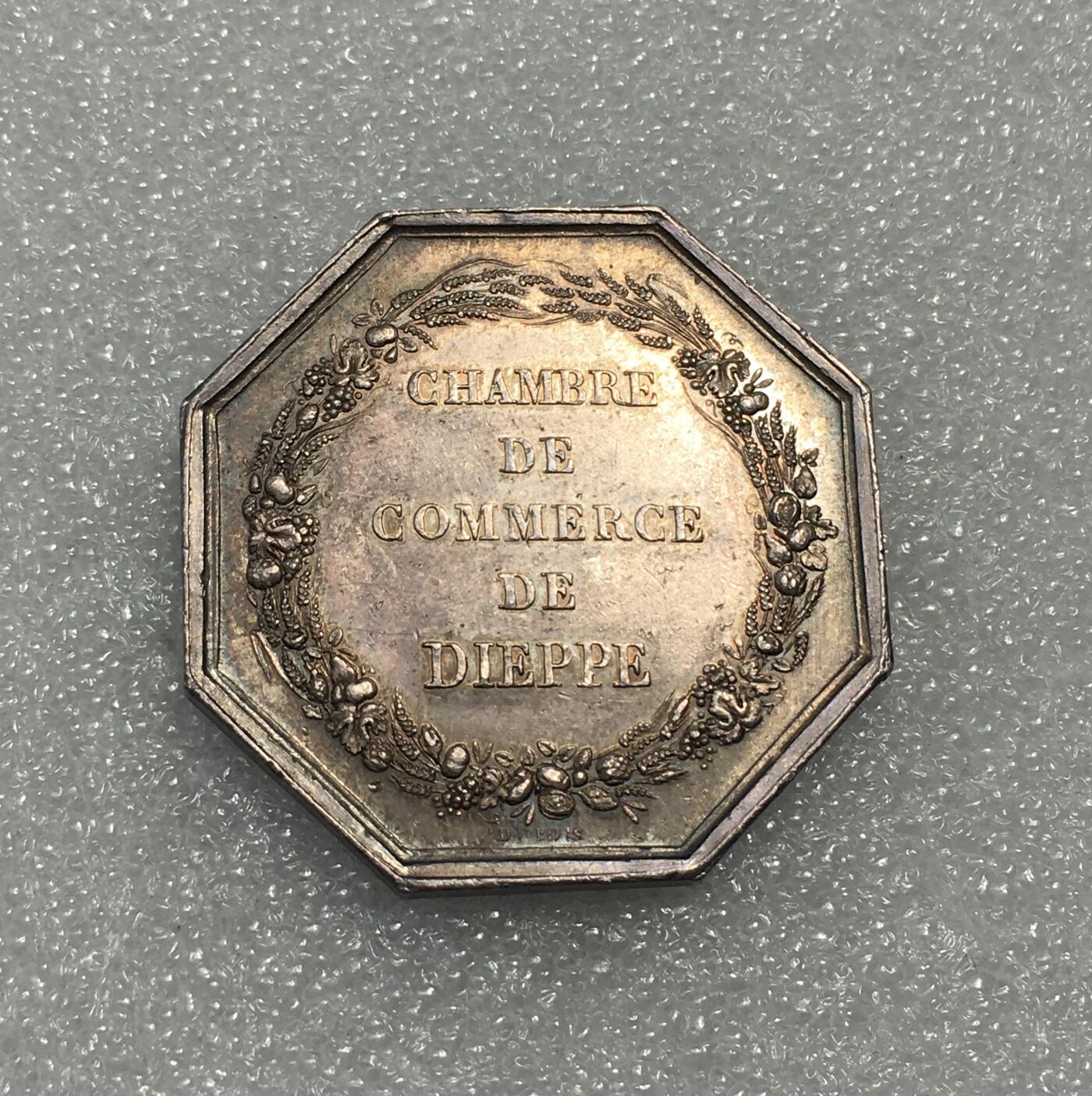 世界钱币专场拍卖 每周二开拍 法国19世纪商业之神墨丘利八角代用币银质 17.55克