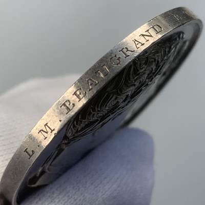 1810年拿破仑和玛丽亚·路易丝在巴黎卢浮宫举行婚礼原铸银章，41mm，原铸银章