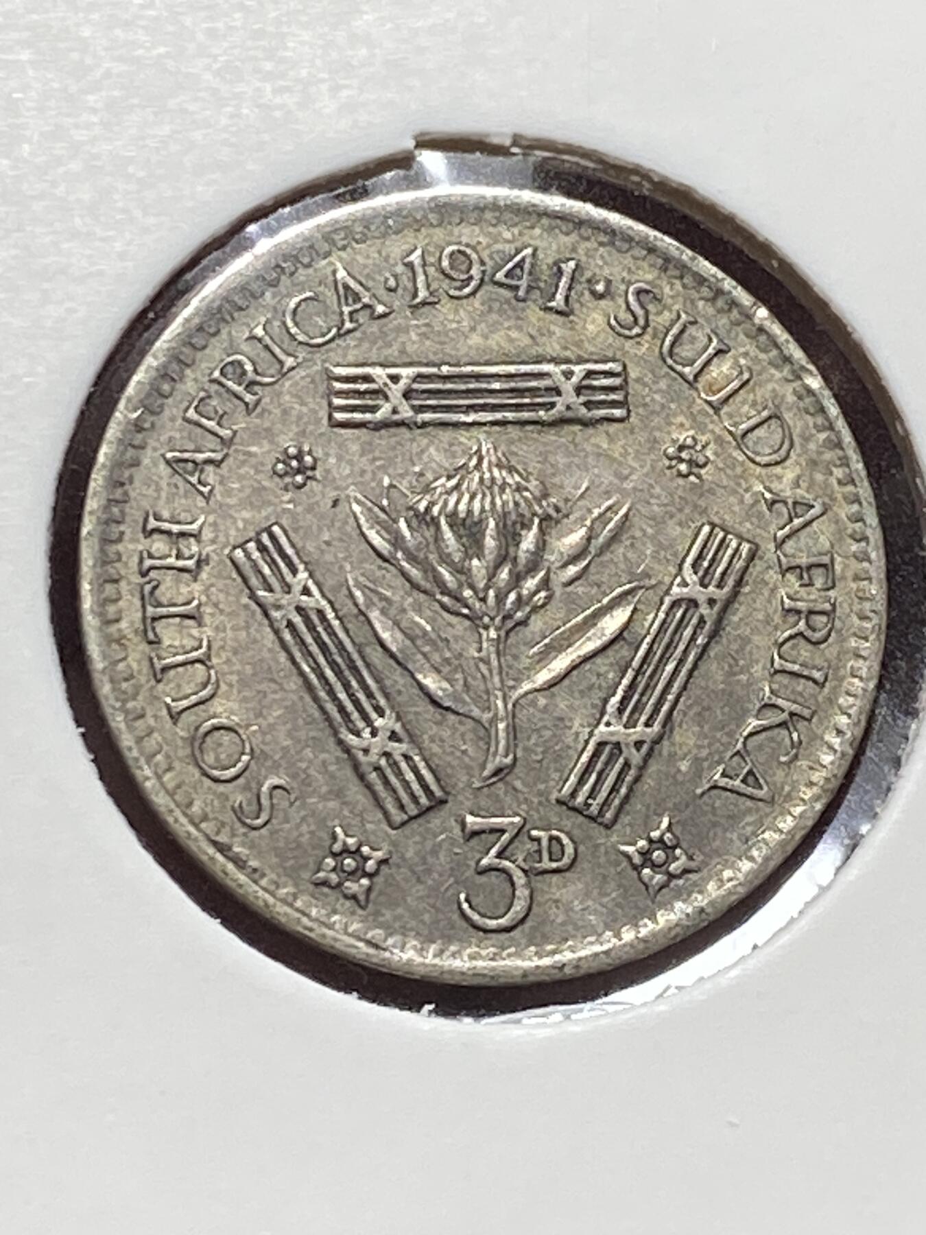 2025年第一百三十二场(总第一百五十八场）外国好品纸夹散币场(免佣金) 英属南非1941年3便士(乔治六世第一版，800高银)