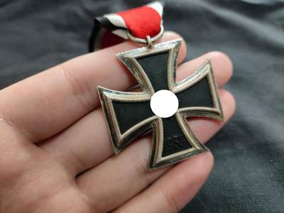 时顺第二十六拍 - 铭记历史，珍爱和平 德国特殊时期二级铁十字奖章，环打65标，边框五彩氧化，十分漂亮