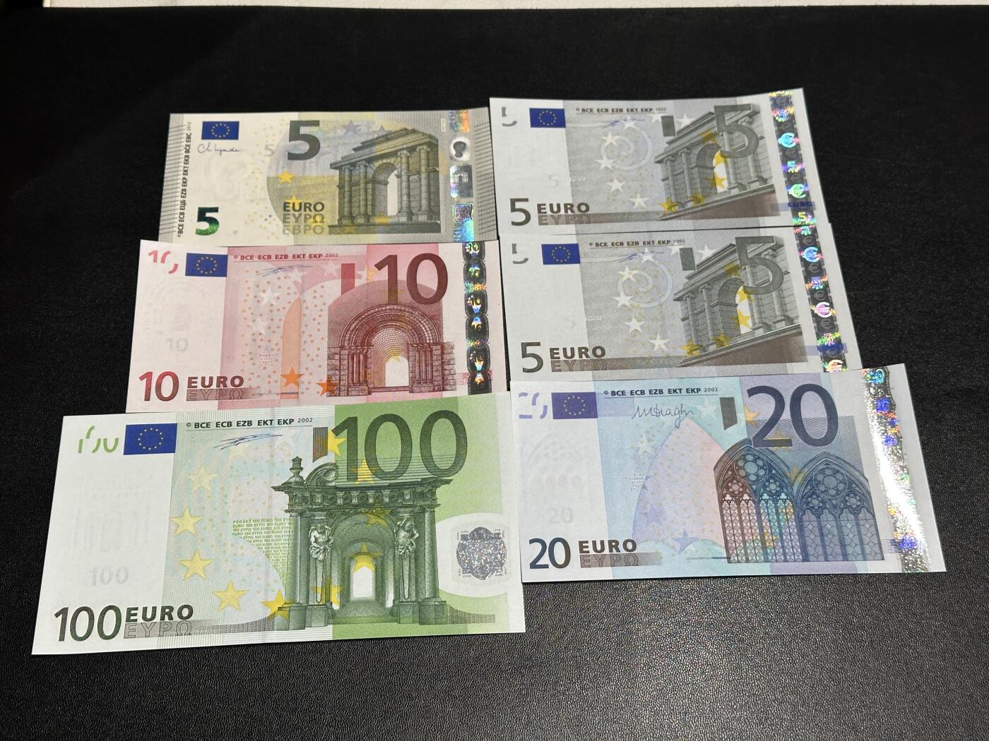 《外钞收藏家》第五百八十八期（优质场）（本平台长期征集拍品、欢迎藏友们联系合作） 德国版一签5、10、100欧元四张+德国版三签20欧+四签5欧元 六张一起 全新UNC