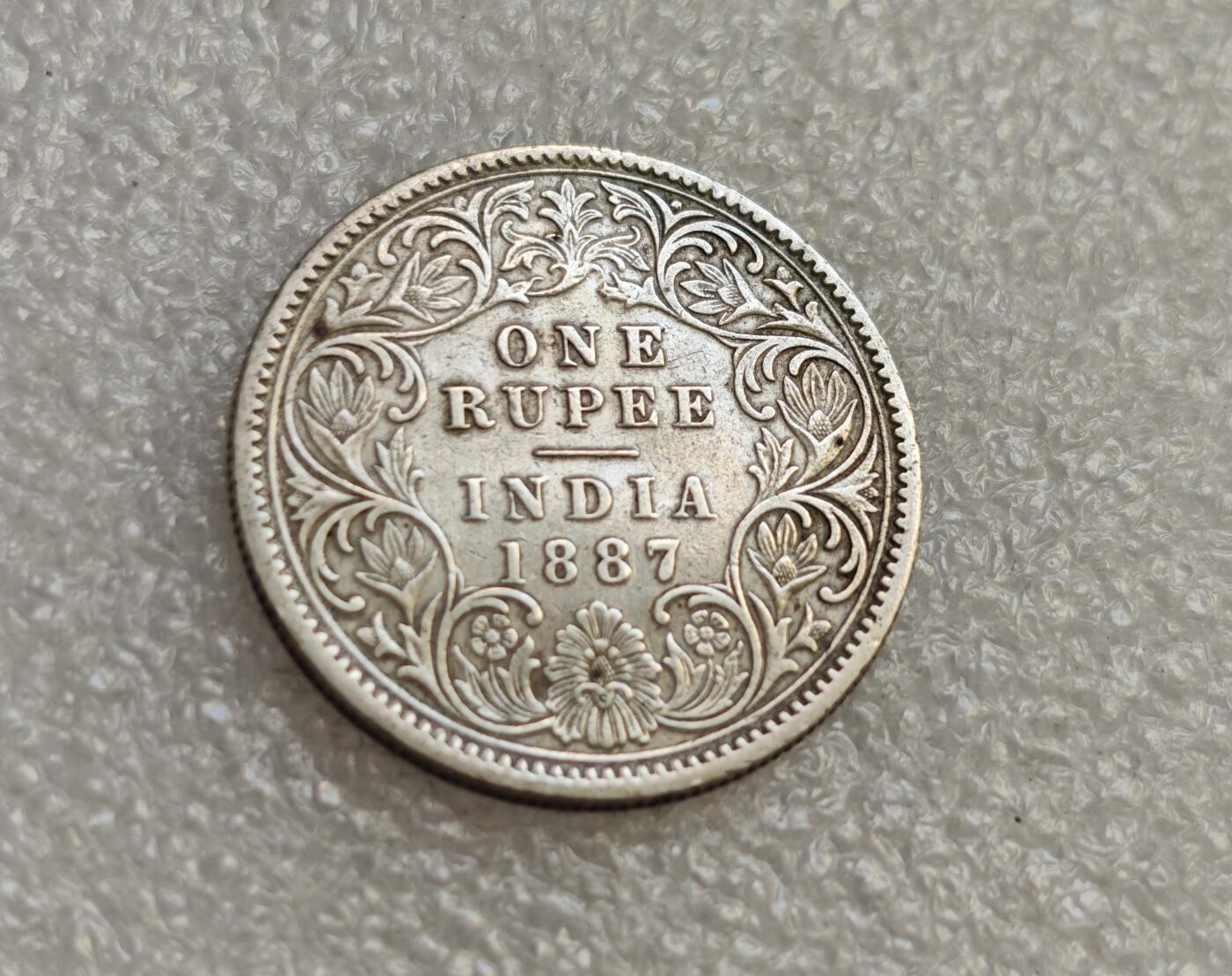 瓶子🏺第218期拍卖会  印度1887年维多利亚一卢比银币