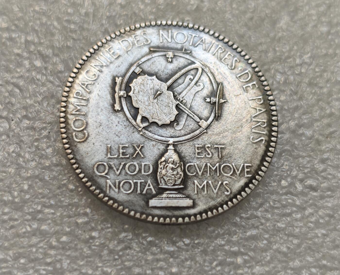 瓶子🏺第218期拍卖会  法国20世纪早期玛丽安娜镀银铜章  天体仪