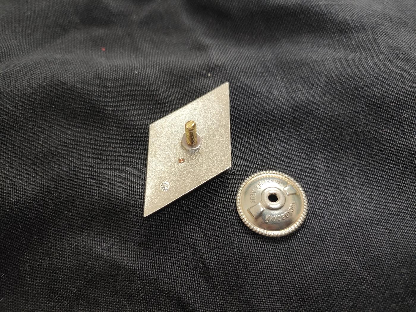 时顺第二十六拍 苏联高等军校毕业证章，铜制珐琅