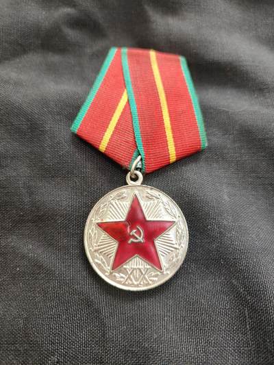 时顺第二十六拍 - 苏联克格勃版一级圆满服役奖章，左侧角珐琅有补