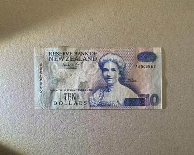 【Blue Auction】世界纸币精拍第755期——18级TOP拍卖/信誉/品质/专业/高效💫 - 【AA冠无47千位小号】新西兰 10元 纸质版 全新UNC